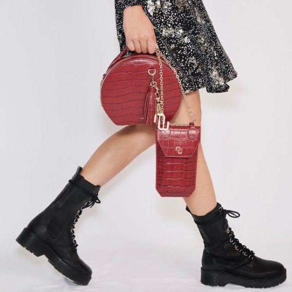 MAJE BURGUNDY CROCODILE-EFFECT EMBOSSED LEATHER PHONE CASE - Picture 5 of 5